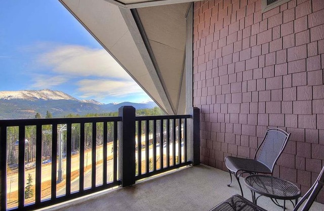 Enjoy Crystal Peak Lodge 7304: Resort Amenities and great views! in Breckenridge